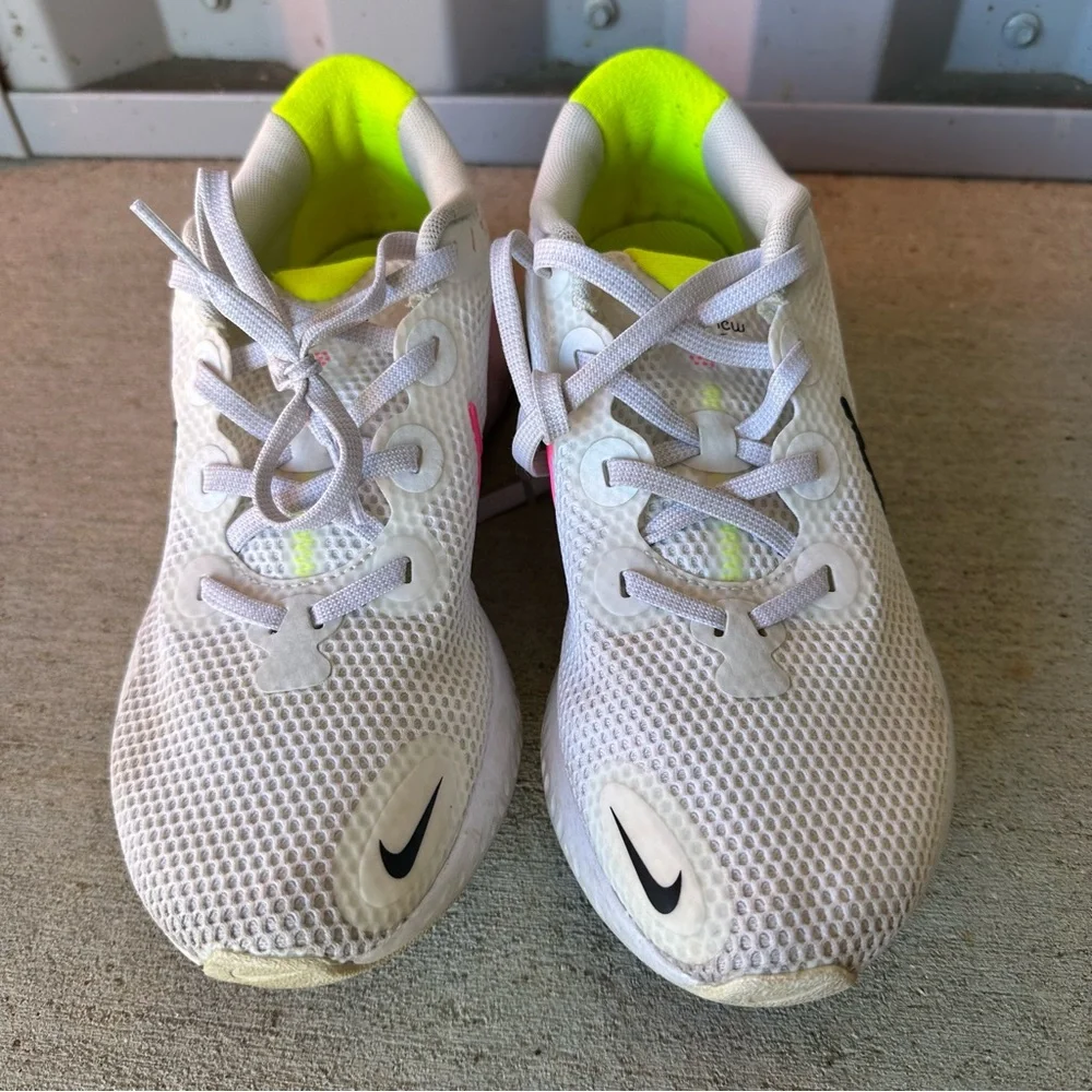 Nike Renew Run Shoes Women Size 9 White Pink Blast Mesh Running Sneaker - Picture 4 of 8